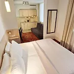 & Old Town 10 Min Walk 24-hours Front Desk Appart hôtel