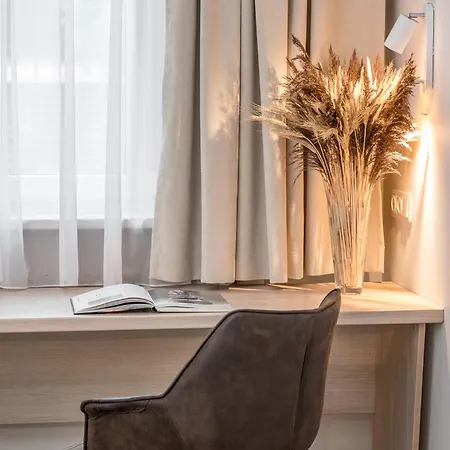 Aparthotel & Old Town 10 Min Walk 24-hours Front Desk