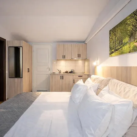 & Old Town 10 Min Walk 24-hours Front Desk 3* Vilnius