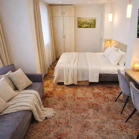 & Old Town 10 Min Walk 24-hours Front Desk Vilnius