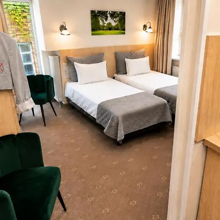 & Old Town 10 Min Walk 24-hours Front Desk Aparthotel