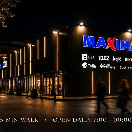 Aparthotel & Old Town 10 Min Walk 24-hours Front Desk 3*