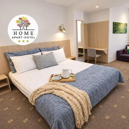 & Old Town 10 Min Walk 24-hours Front Desk