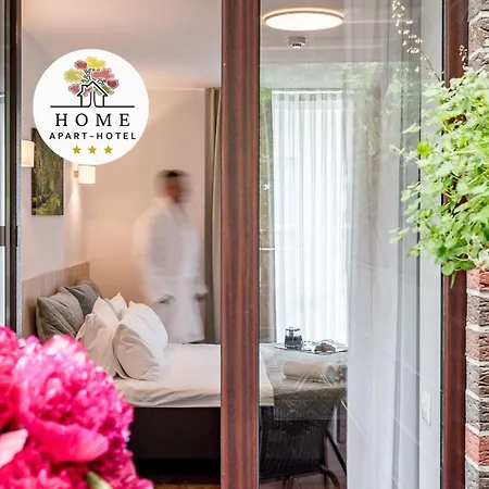 Апарт-отель & Old Town 10 Min Walk 24-hours Front Desk 3*