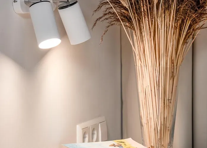 & Old Town 10 Min Walk 24-hours Front Desk