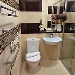 & Old Town 10 Min Walk 24-hours Front Desk