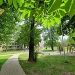 Lägenhetshotell & Old Town 10 Min Walk 24-hours Front Desk