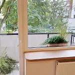 & Old Town 10 Min Walk 24-hours Front Desk Lägenhetshotell